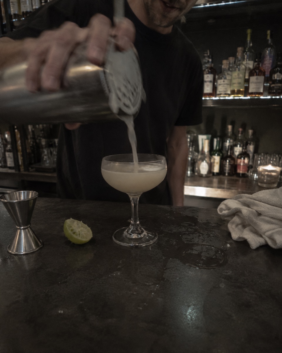 Cocktail bar